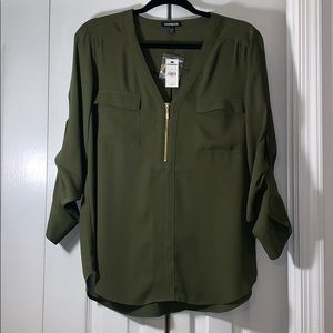 NWT large green Express Chelsea top with zipper